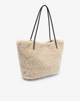 AKIMBO EAST WEST TOTE SHEARLING CREAM