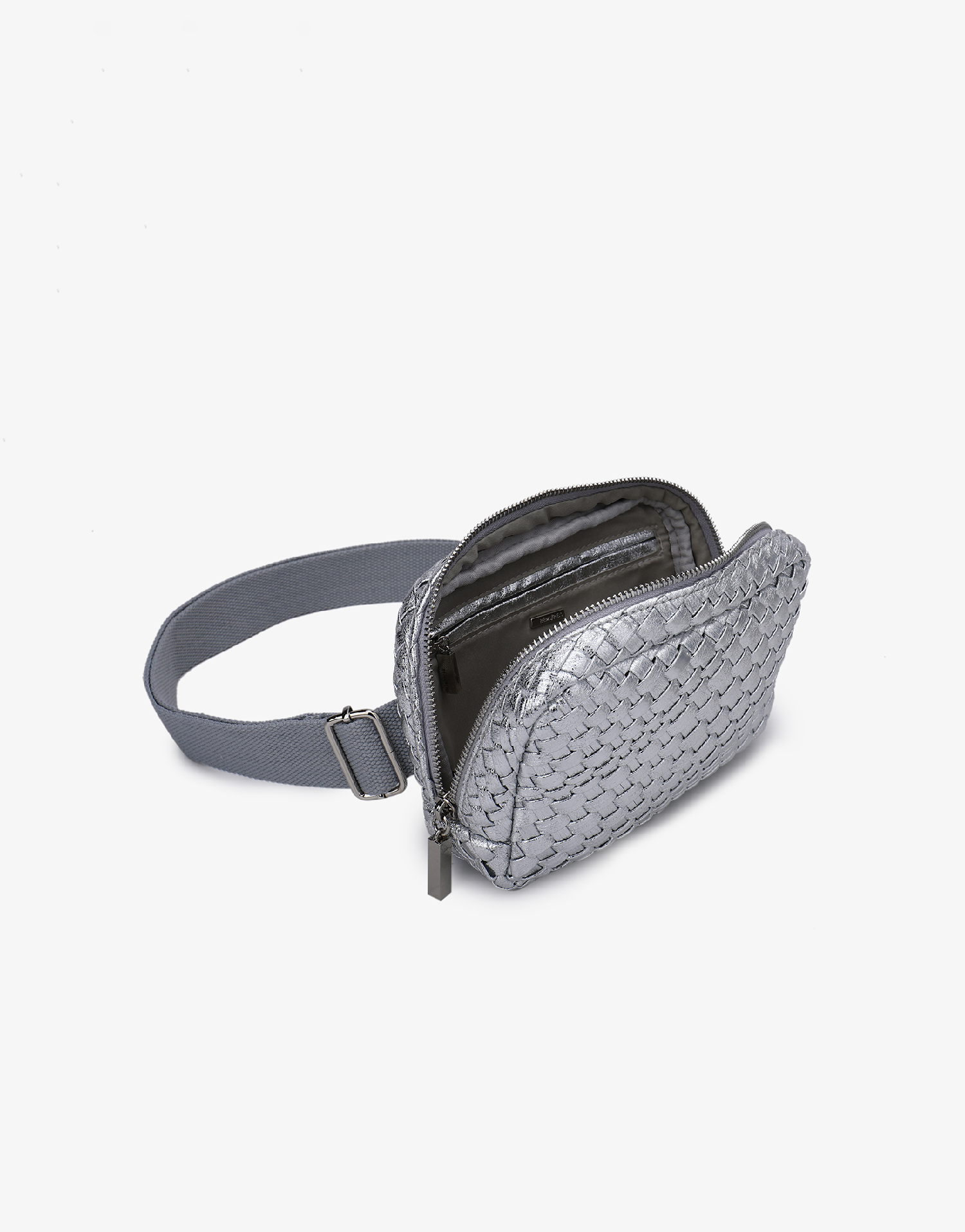 EVERLEIGH WOVEN BELT BAG SILVER