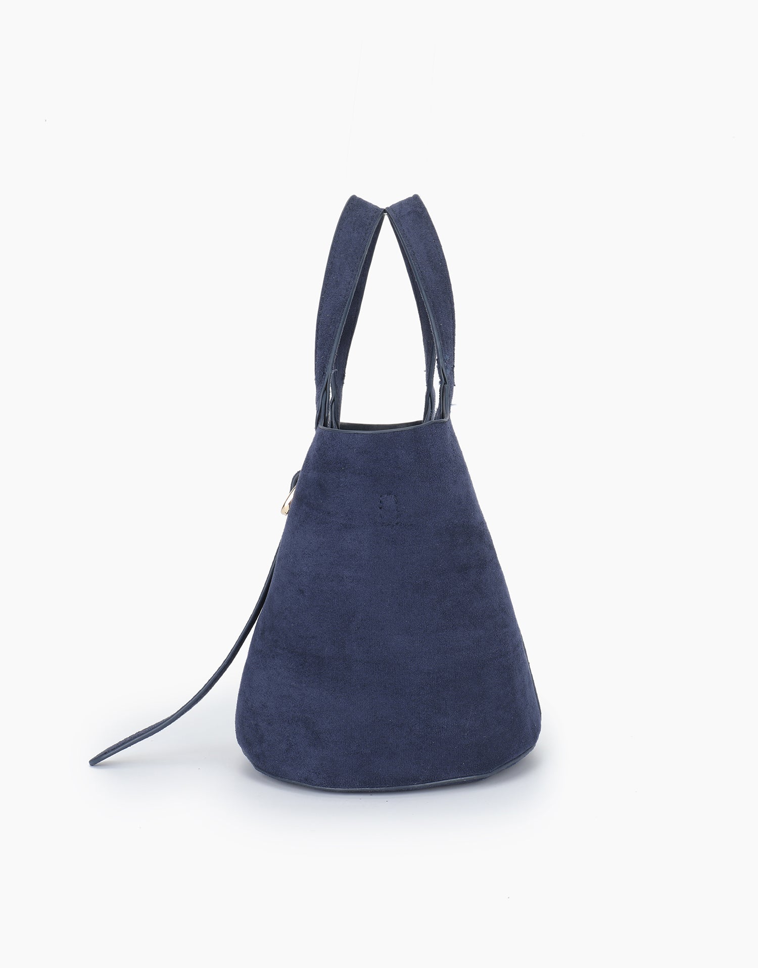 Side details of navy blue bucket handbag_Remi and Reid