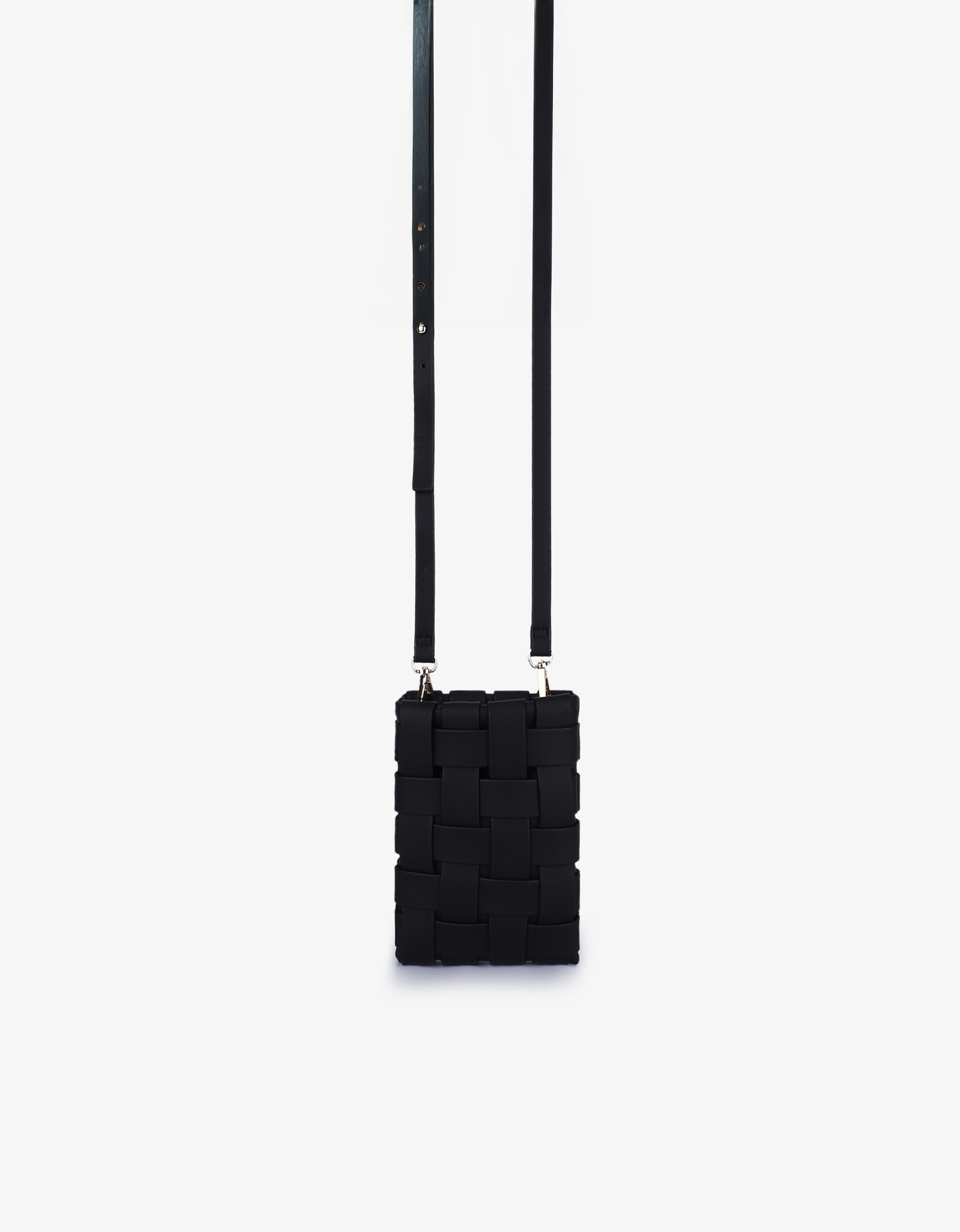 LINDY WOVEN CELLPHONE BLACK