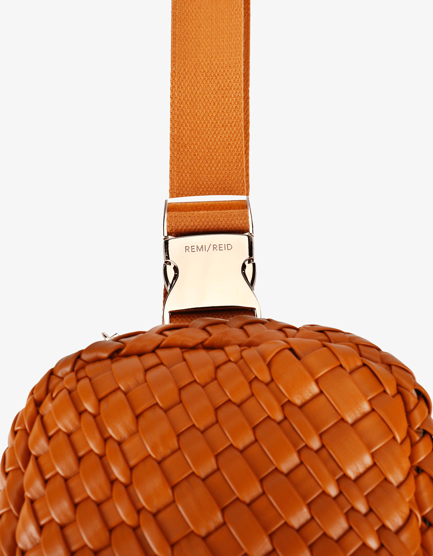 EVERLEIGH WOVEN BELT BAG BROWN - REMI/REID